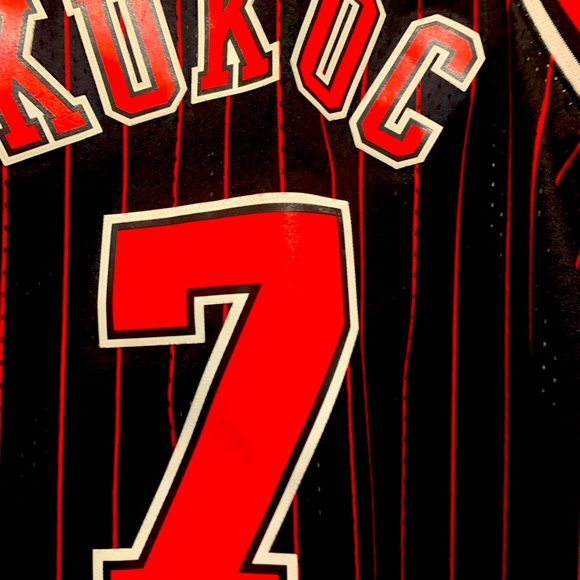 Toni Kukoc #7 Bulls 95-96 Hardwood Classics Swingman Player Jersey - Picture 8 of 15